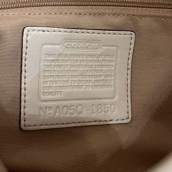 Rare Vintage Coach Soho Optic White Shoulder Bag (A05Q-1850) - Picture 4 of 11